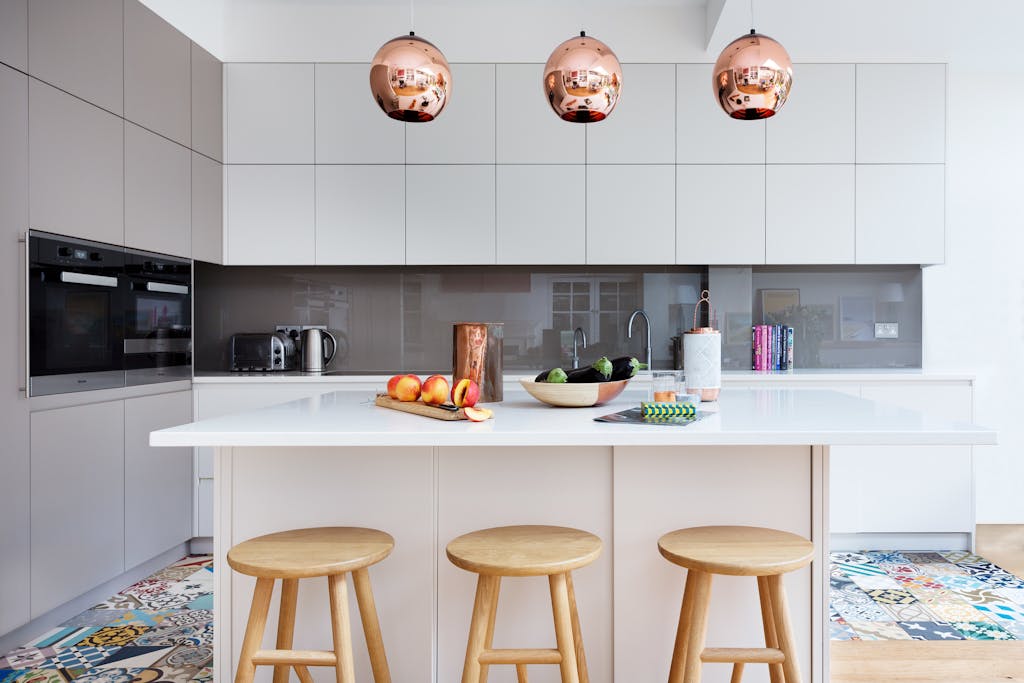 TWO_TONE_SPRAY_PAINT_CABINETS_BESPOKE_KITCHEN