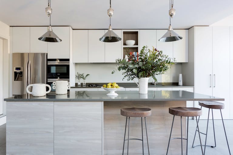 Bespoke-Spray-Paint-Finished-Kitchen