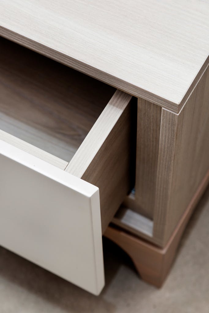 Bespoke-Spray-Paint-Finished-Kitchen