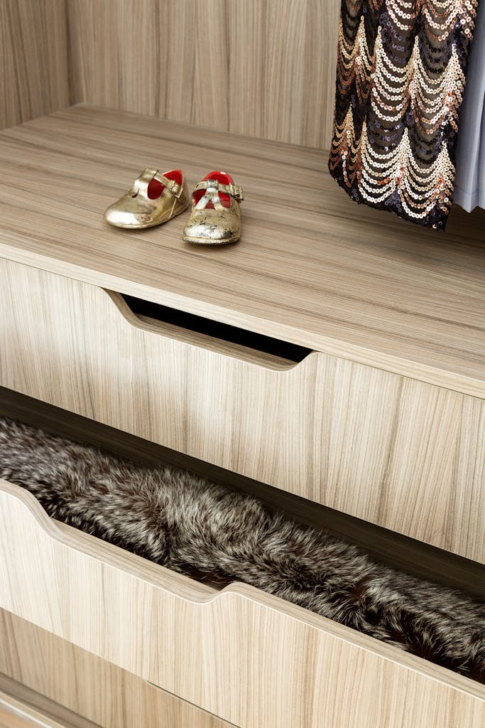 Bespoke-Bedrooms-Dressing-Rooms-Joinery-Wardrobes-Storage