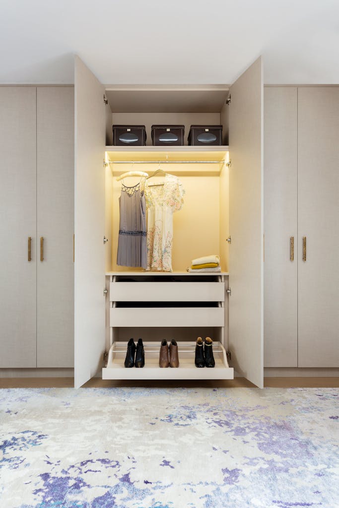 Bespoke-Bedrooms-Dressing-Rooms-Joinery-Wardrobes-Storage