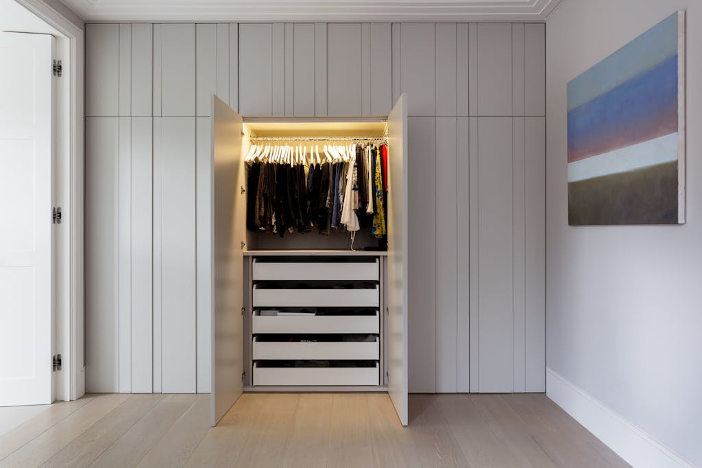 Bespoke-Bedrooms-Dressing-Rooms-Joinery-Wardrobes-Storage