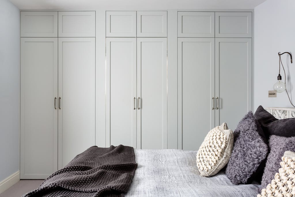 Bespoke-Bedrooms-Dressing-Rooms-Joinery-Wardrobes-Storage