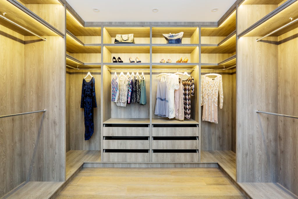 Bespoke-Bedrooms-Dressing-Rooms-Joinery-Wardrobes-Storage