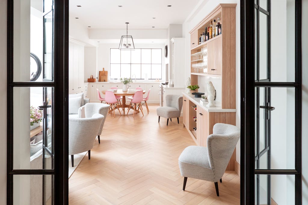 Bespoke-Home-Bars-Joinery-Wood-Plasterboard-Shelving-Luxury-Living-Room-Feature-Wine-Bar