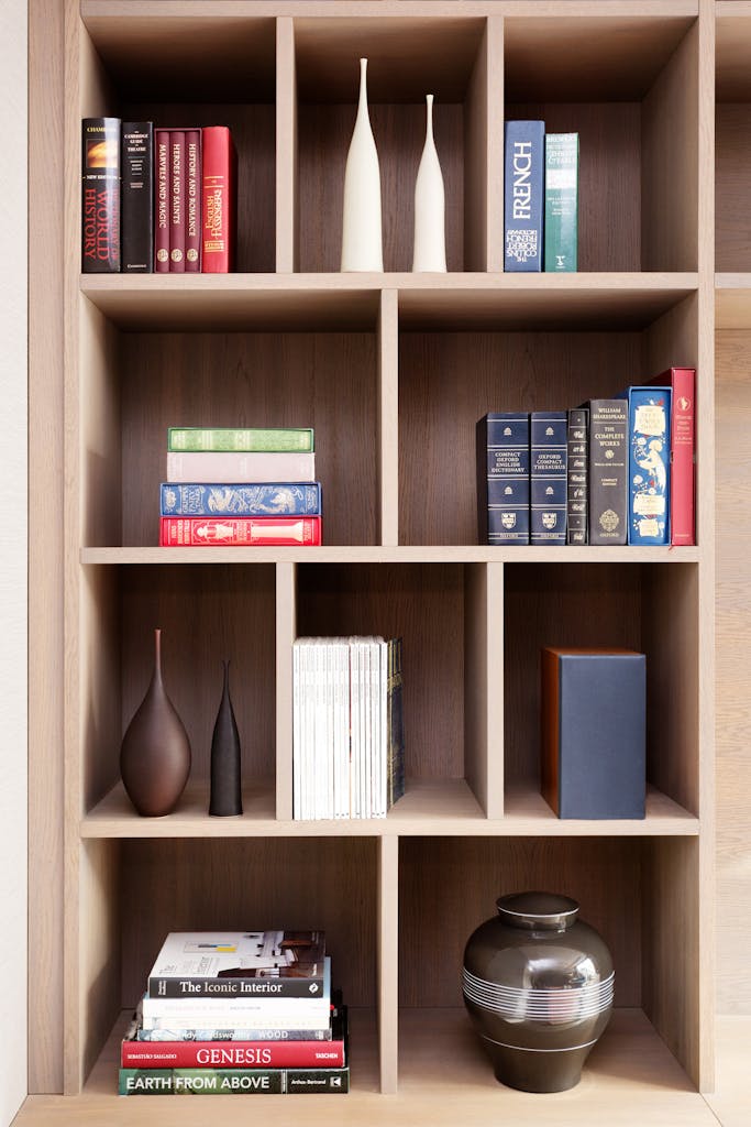 Bespoke-Living-Bookshelves-Libraries-Joinery-Cabinetry-Study-Cabinets-Handmade-Storage-Shelving-Luxury-Finishes