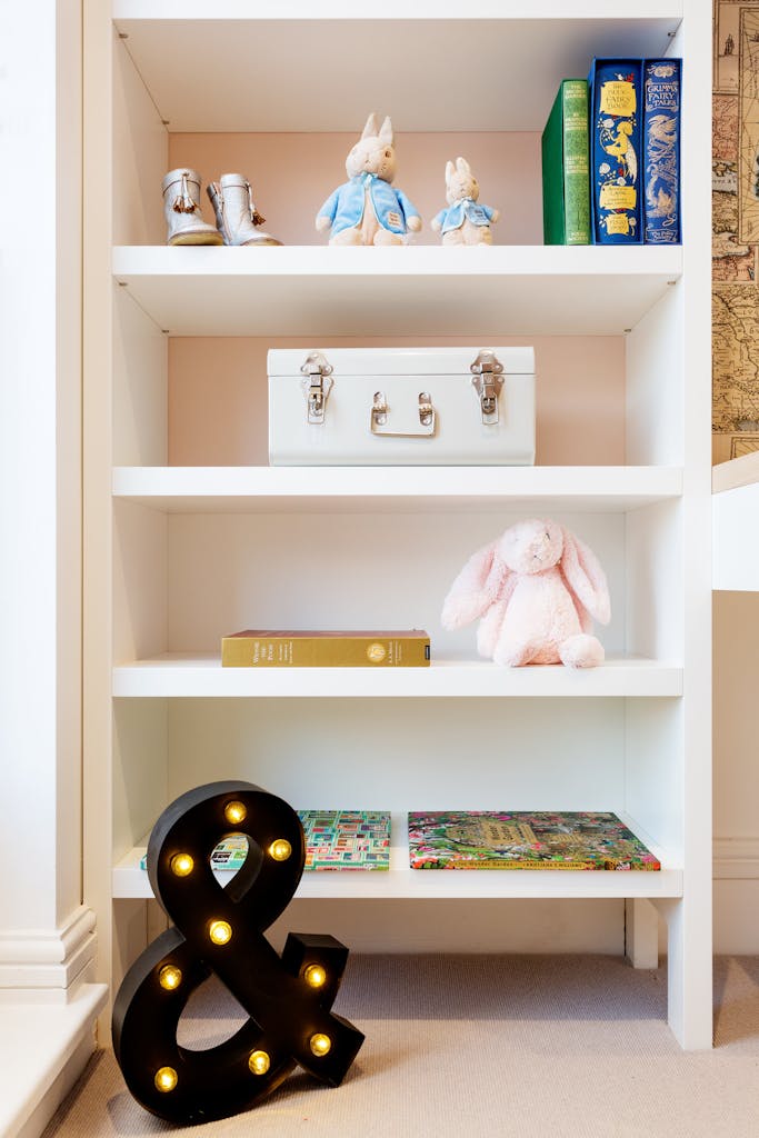 Bespoke-Living-Bookshelves-Libraries-Joinery-Cabinetry-Study-Cabinets-Handmade-Storage-Shelving-Luxury-Finishes