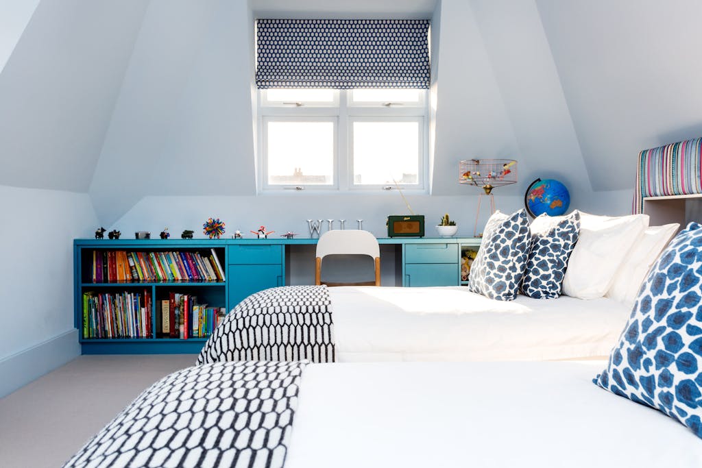 Bespoke-Living-Bookshelves-Libraries-Joinery-Cabinetry-Study-Cabinets-Handmade-Storage-Shelving-Luxury-Finishes