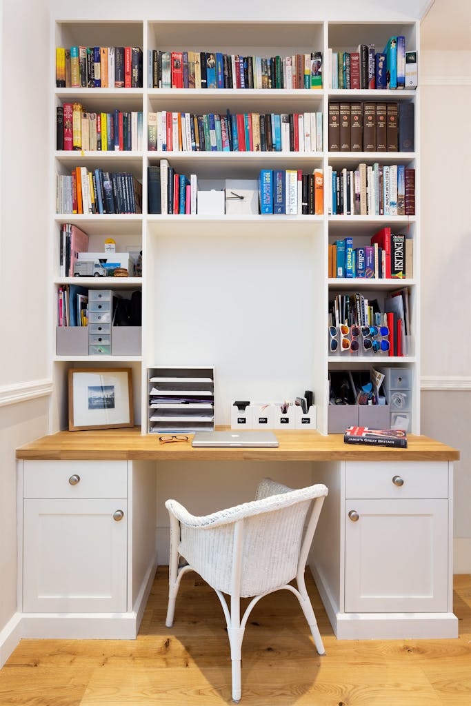 Bespoke-Living-Bookshelves-Libraries-Joinery-Cabinetry-Study-Cabinets-Handmade-Storage-Shelving-Luxury-Finishes