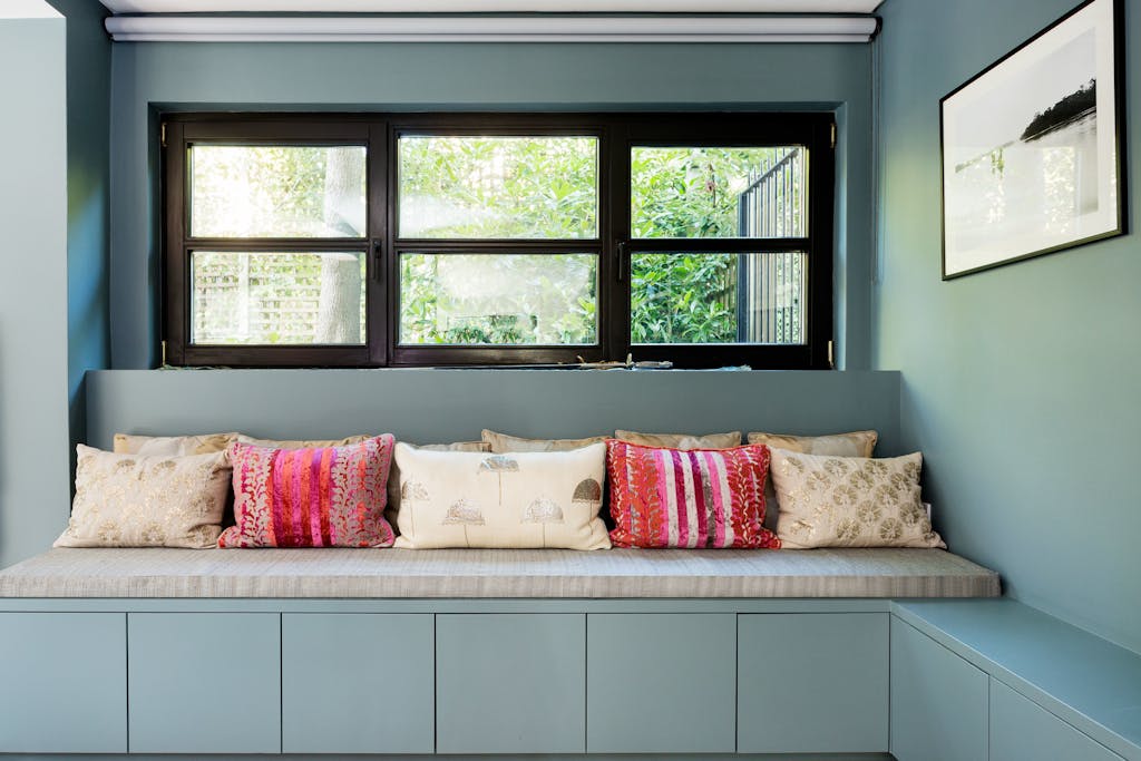 Bespoke-Living-Spaces-Joinery-Cabinetry-Bookshelves-Cabinets-Handmade-Storage-Shelving-Luxury-Finishes