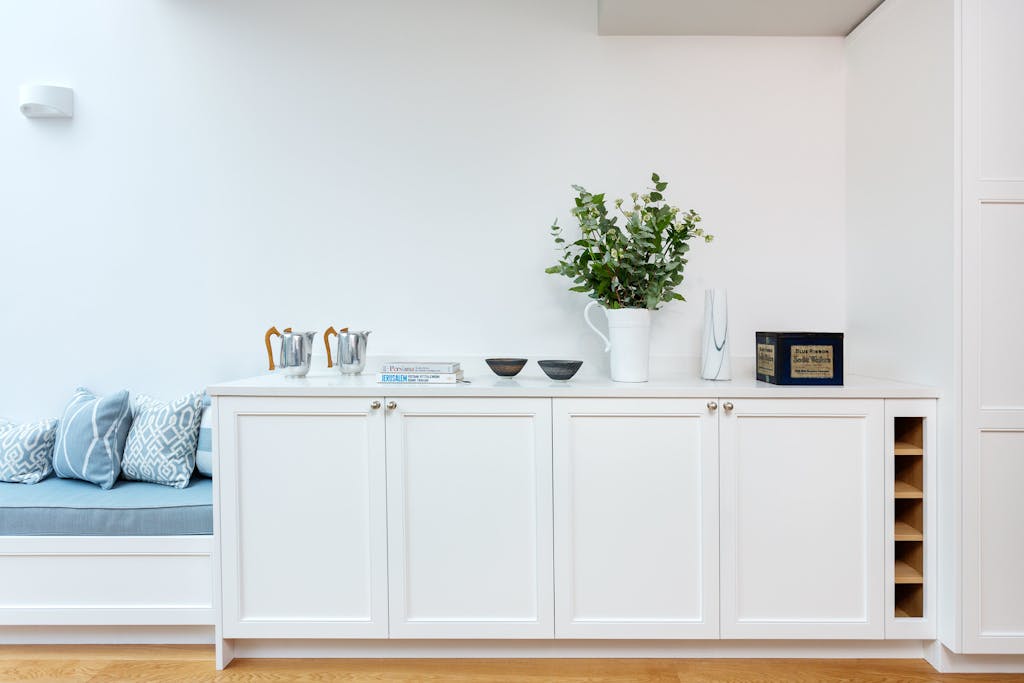 Bespoke-Living-Spaces-Joinery-Cabinetry-Bookshelves-Cabinets-Handmade-Storage-Shelving-Luxury-Finishes