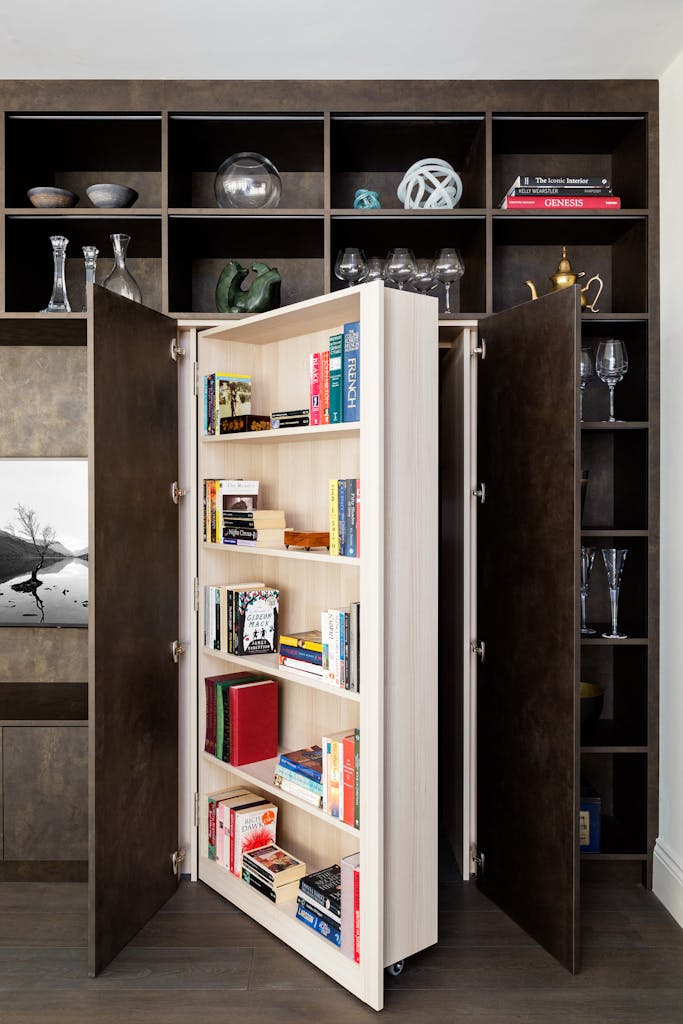 Bespoke-Living-Spaces-Joinery-Cabinetry-Bookshelves-Cabinets-Handmade-Storage-Shelving-Luxury-Finishes