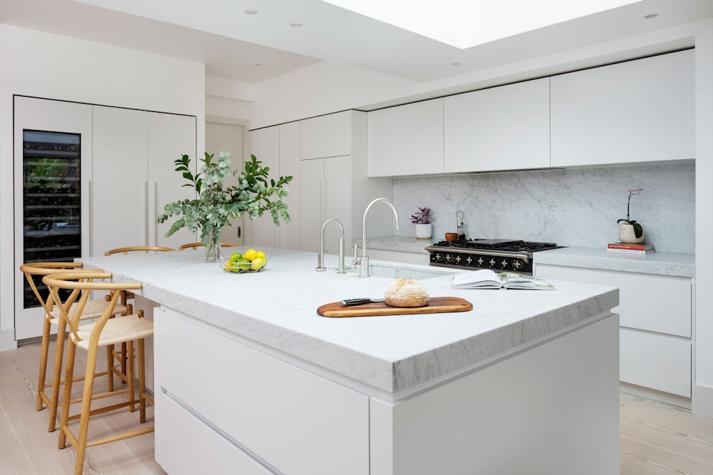 wallingford modern family kitchen marble island hux 3