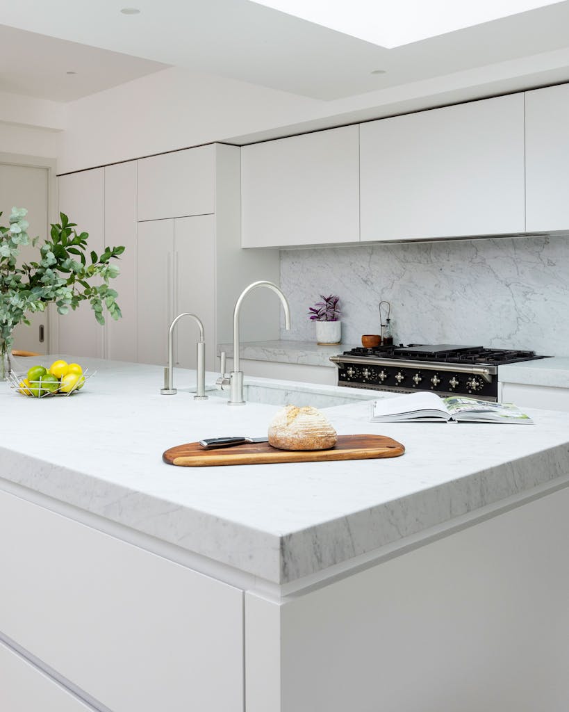 wallingford modern family kitchen marble island hux 4